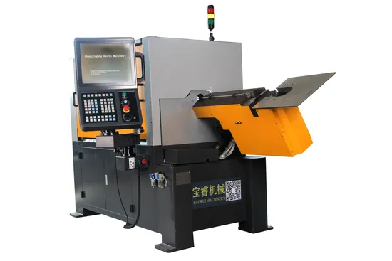 Un fabricant vend une machine à cintrer les fils 3D/2D pour 3 personnes