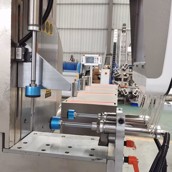 Porte de fenêtre de coupe de profil en aluminium faisant la machine