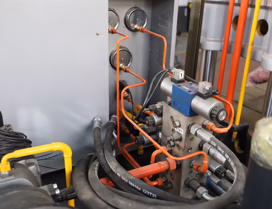 630 tonnes/800 tonnes/1000 tonnes d'estampage de métal presse hydraulique d'emboutissage profond pour la peau de porte/ustensiles de cuisine/évier de cuisine/réservoir d'eau/tuile métallique/brouette avec CE et SGS